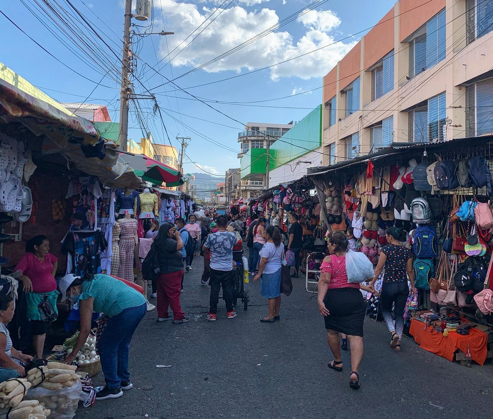 Mercado Central (Central Market) of San Salvador during daytime.